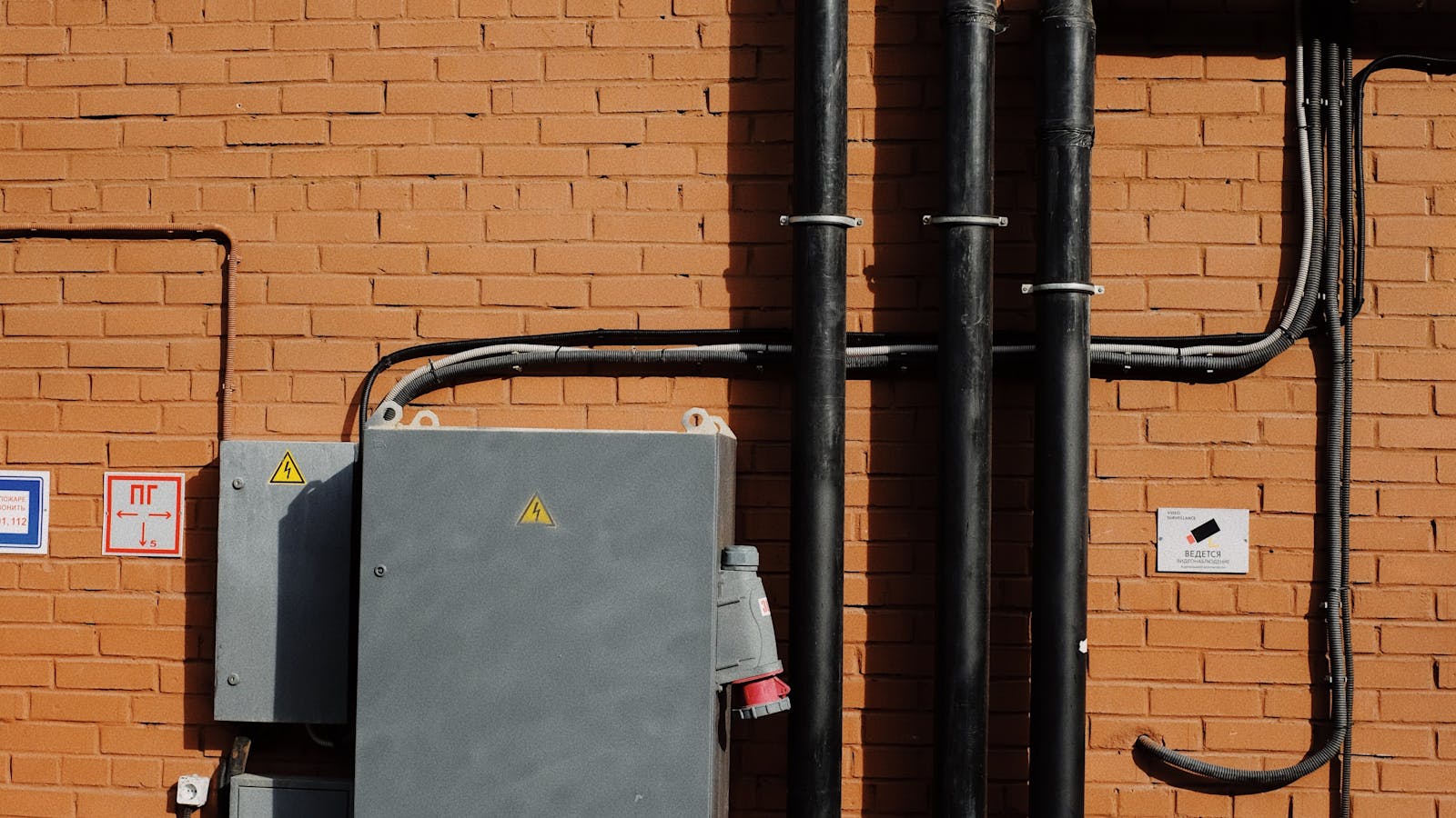 How to Wire Battery Bank for UPS